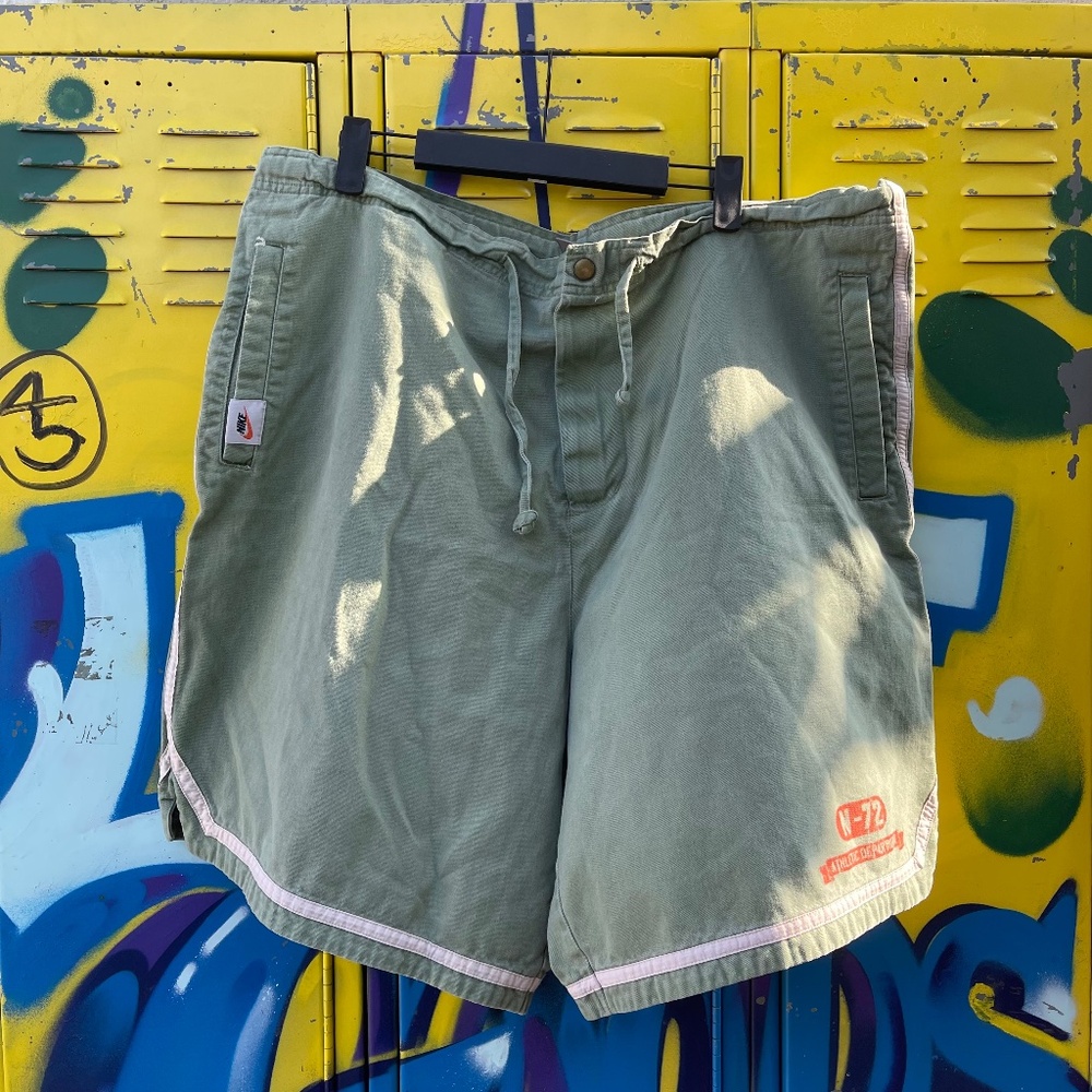 2000s Y2K Nike Grey Tag Shorts